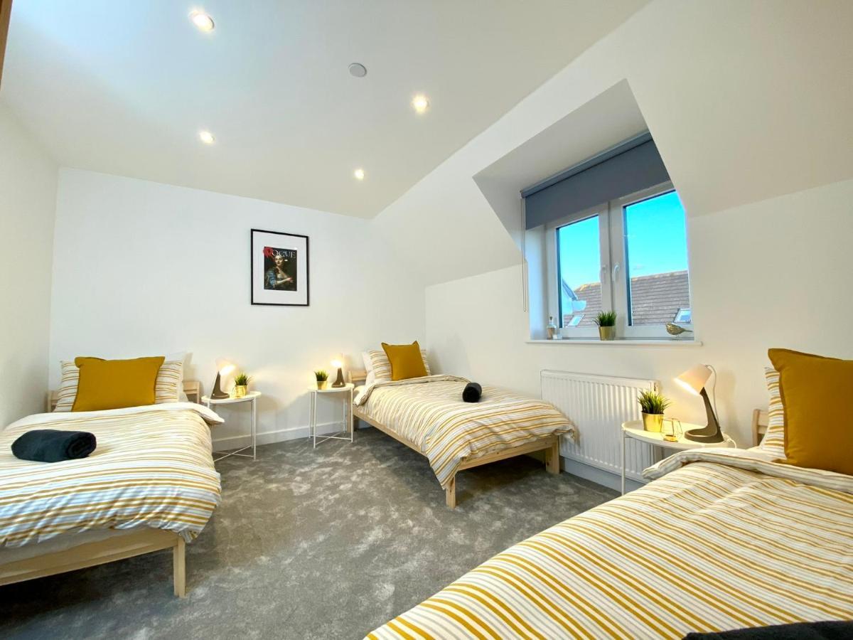 Seaside Haven: Spacious 2-bedroom Retreat With Garden Lytchett Minster