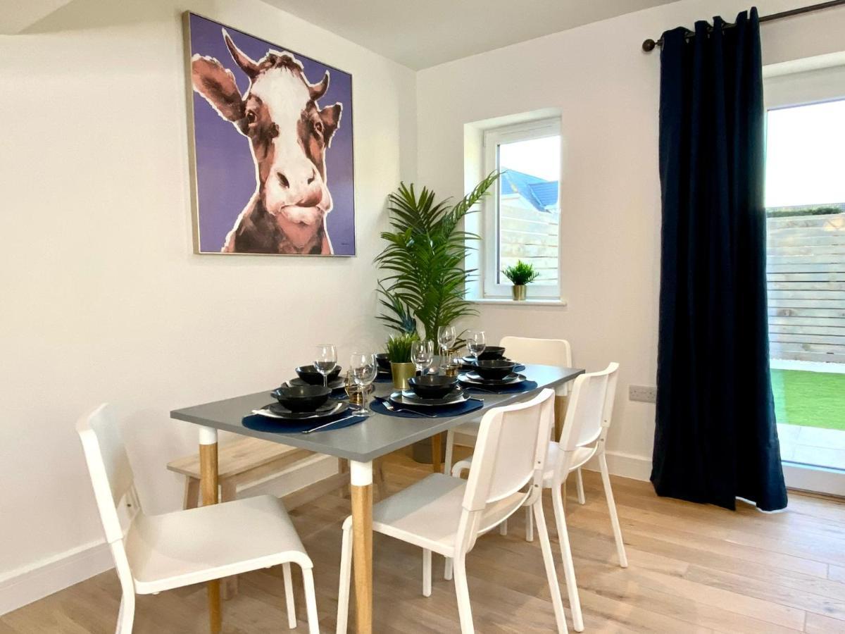 Holiday home Seaside Haven: Spacious 2-bedroom Retreat With Garden Lytchett Minster