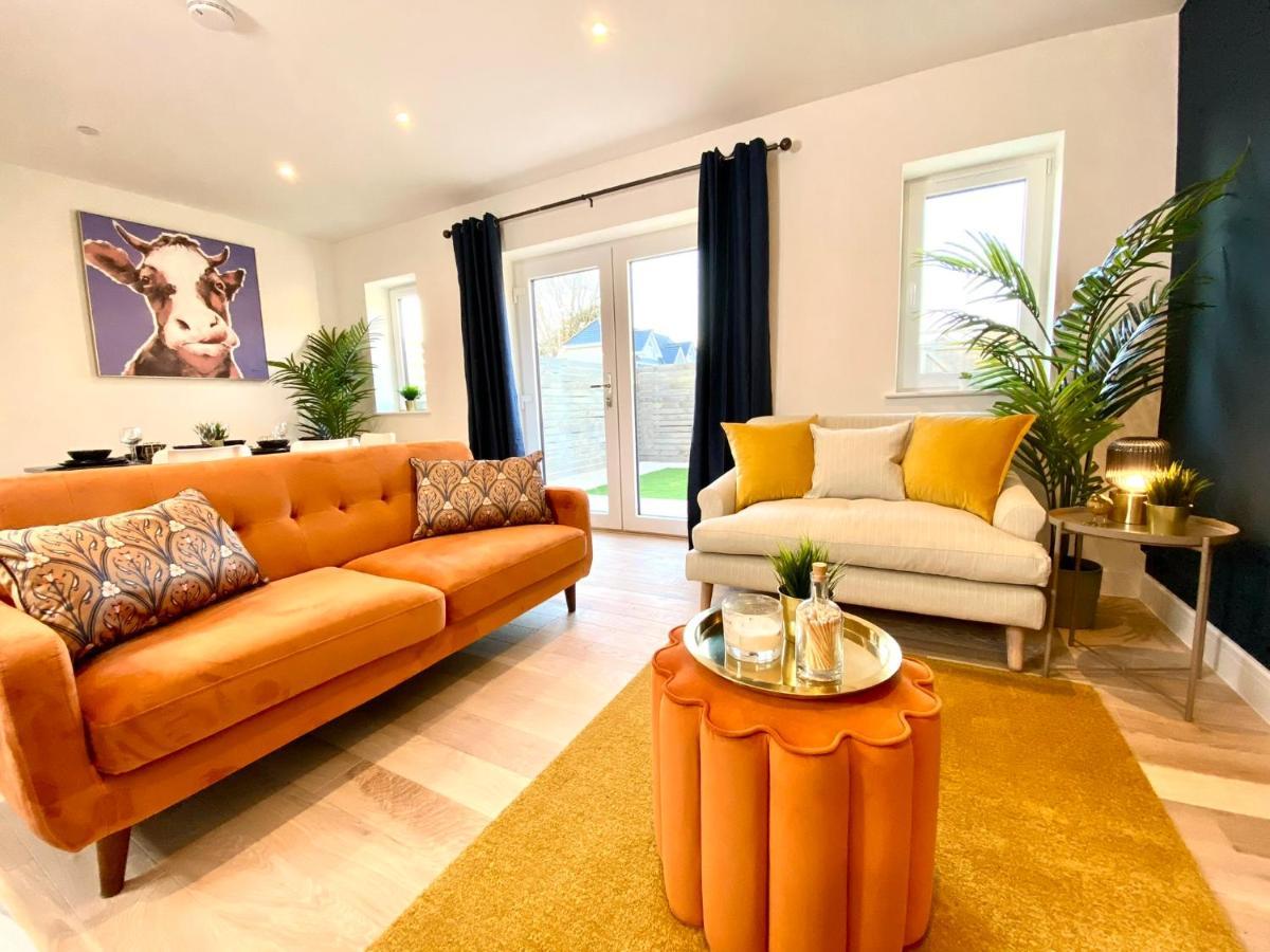 Holiday home Seaside Haven: Spacious 2-bedroom Retreat With Garden